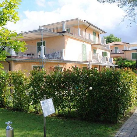 Apartment In Marina Di Massa - Toskana 24103 外观 照片