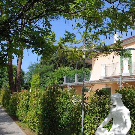 Apartment In Marina Di Massa - Toskana 24103 外观 照片